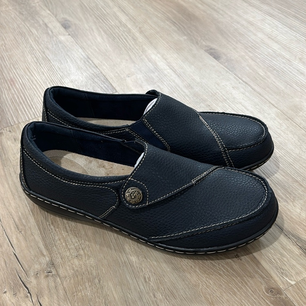 NEW Women’s Geoeleph Slip On Loafers